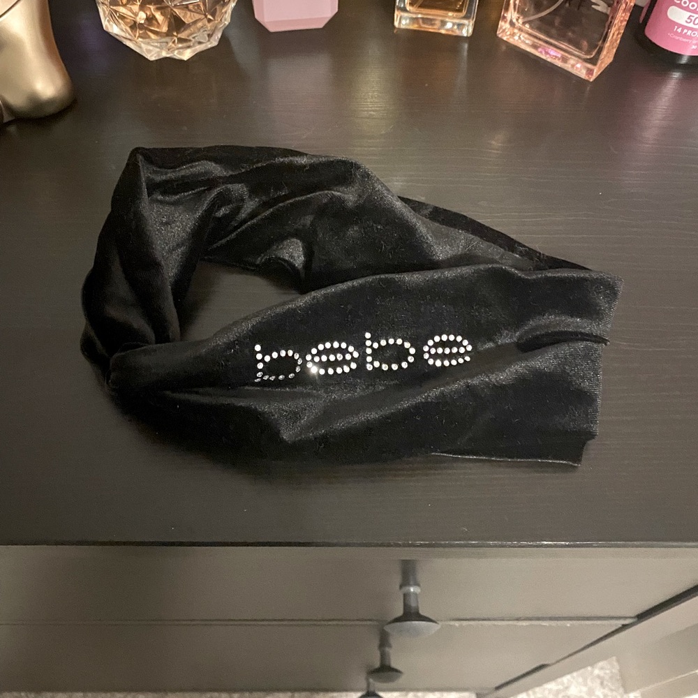 BEBE VELVET HEAD BAND